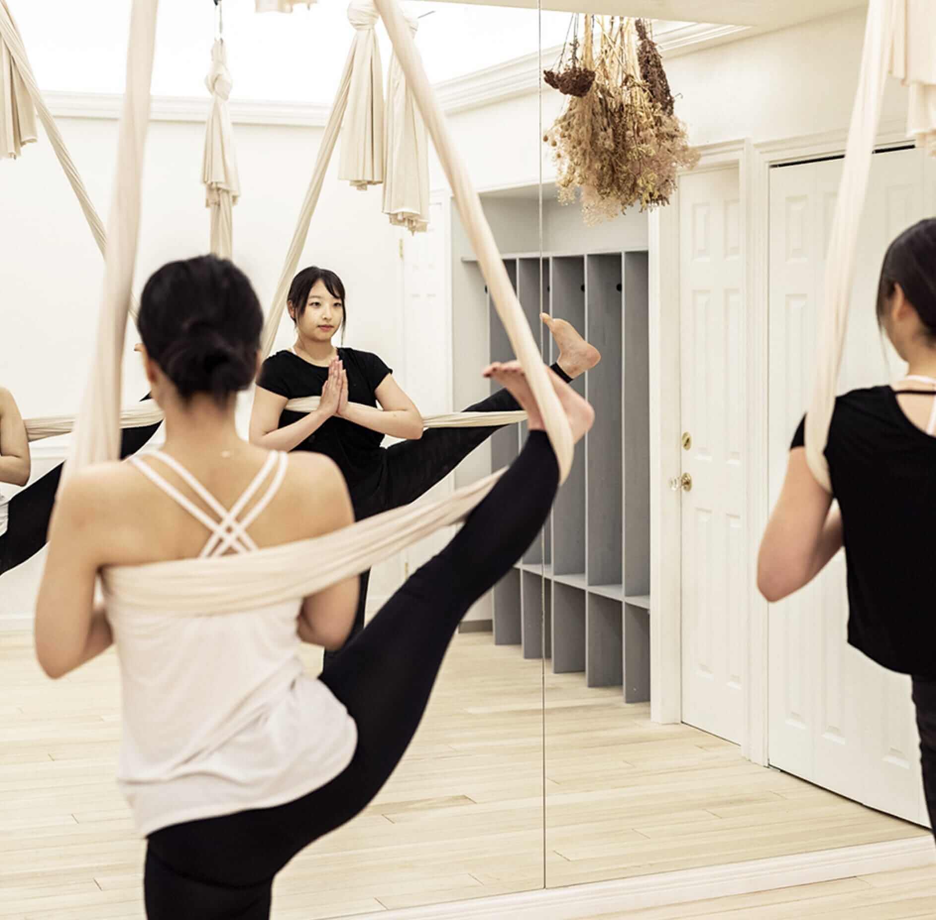 aerialyogaページメインビジュアル画像